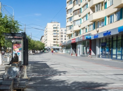  Цветной тротуарной плиткой закатали половину центра Волгограда 