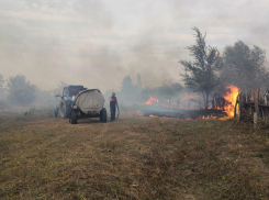 Четыре часа полыхающий пожар в Михайловке удалось локализовать