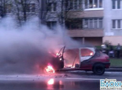 В Волгограде неизвестные подожгли «Пежо»