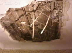 Мэрия обязала УК отремонтировать крышу дома, где погибла волгоградка 