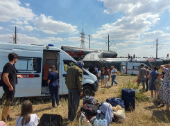 30 пассажиров пострадали при сходе поезда в Котельниково, половина — дети 