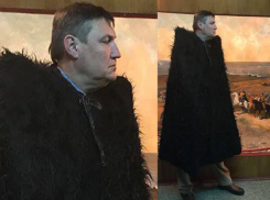 Волгоградский депутат Осипов не стесняясь использует музейные экспонаты в личных целях