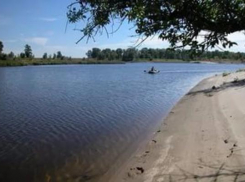 Под Волгоградом мужчина оставил жену на диком пляже, а утром обнаружил ее мертвой