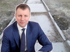 Волгоградцы ждут обещанного депутатом Волоцковым ремонта аллеи на Таращанцев