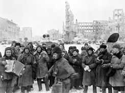Ровно 81 год назад пленившие Паулюса солдаты вместе с горожанами начали восстанавливать Сталинград