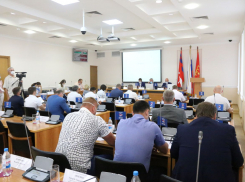 «Цифры ни о чём не говорят»: в Волгограде скрытно презентуют скандальный бюджет на 2021 год