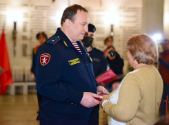 В Волгограде семье погибшего на Украине Алексея Гронова передали орден Мужества