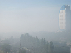Пожар в Краснослободске затянул дымом центр Волгограда