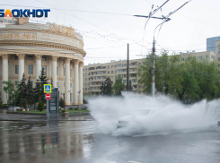 Волгоград встал в 7-балльную пробку из-за дождя