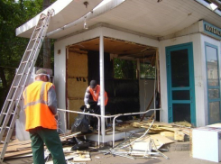 В Волгограде демонтировали более 140 торговых точек