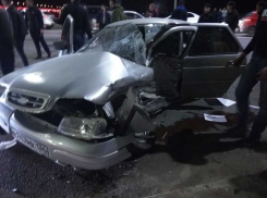 В Волгограде под «танцующим» мостом столкнулись «десятка» и Toyota: есть пострадавшие