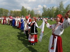 Волгоградцы встанут в огромный хоровод в центре города