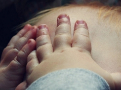 В Волгограде грудной ребенок обварился горячим чаем