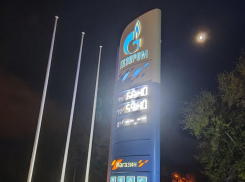 Два вида бензина внезапно подешевели в Волгограде