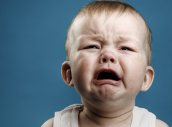 На севере Волгограда спасли 3-летнего малыша из запертой квартиры