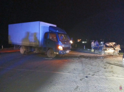 Фургон разнес легковушку и отправил мужчину на тот свет в Волгоградской области