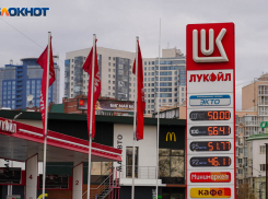 Бензин за неделю дефицита подорожал в Волгограде на 1,4 рубля