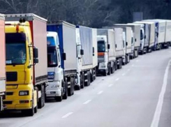 Трассы Волгоградской области закрыты для фур из-за жары 