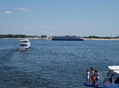 Обнаружено тело одного из утонувших парней на набережной в центре Волгограда 