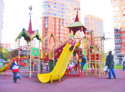 Более 100 детских площадок демонтировали в Волгоградской области