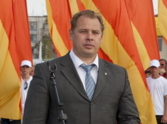 В Волгограде на 2 года осудили главу Среднеахтубинского района