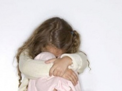 Под Волгоградом 9-летняя девочка прокусила руку 30-летнему педофилу