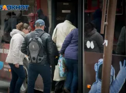 Большинство волгоградцев не готовы прививаться в автобусах ради заветных QR-кодов