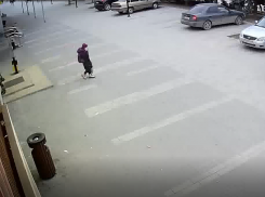 «Сотрудники запуганы проверками»: владелец «Блинбери» объяснил инцидент с выставленной на мороз девочкой