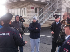 На собрании дальнобойщиков под Волгоградом сотрудники ГАИ задержали 5 водителей