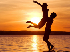 В Волжском 18-летний из-за ссоры с возлюбленной спрыгнул с балкона 5 этажа