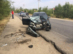 На юге Волгограда в ДТП пострадала 13-летняя девочка 