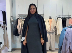 Трикотажное платье — маст-хев осени и зимы