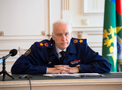 Глава СК Александр Бастрыкин потребовал доклад об отремонтированном на честном слове и клейкой ленте волгоградском монументе