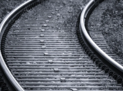 В Волгограде закрыли железнодорожный переезд в Советском районе