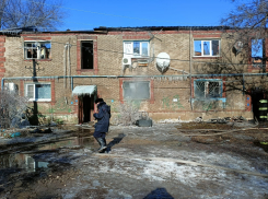 Женщина погибла при пожаре в аварийном доме в Волгограде 