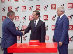 Дмитрий Медведев: «Импортозамещение появится лишь тогда, когда мы будем давать заказы своим компаниям»