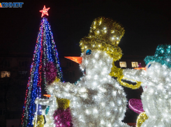 Демонтаж новогоднего декора начали в Волгограде