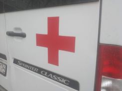 Трое в больнице: легковушка снесла припаркованный на обочине прицеп в Волгоградской области