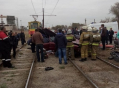 Стали известны подробности ДТП со смятой в гармошку «двенадцатой» в Волжском: погиб мужчина