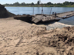 «Мост уплыл»: в Волгоградской области два поселка остались без дороги