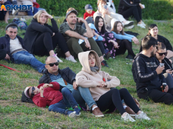 Более половины опрошенных волгоградцев не собираются на концерт, где будет петь Niletto