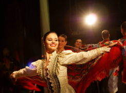 В Волгограде «Донской красавицей» стала 17-летняя казачка