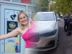 В деле о сбитой BMW многодетной волгоградке появились новые подробности: версий уже три