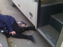 В Волгограде водитель автобуса покалечил пассажирку