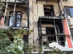 Жуткий пожар уничтожил 8 квартир в «Родниковой Долине» в Волгограде