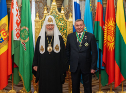 Патриарх Кирилл наградил орденом губернатора Андрея Бочарова