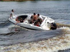 Под Волгоградом опрокинулся катер, есть погибшие