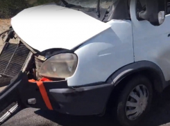 Страшная авария маршрутки с трактором в Волжском попала на видео