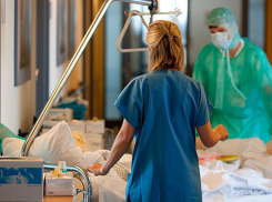 Жительница Волгограда едва не умерла возле ритуального салона от кровотечения из носа 