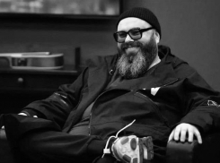 Максим Фадеев обратился к губернатору Бочарову с просьбой спасти автора хитов, тяжело заболевшую коронавирусом